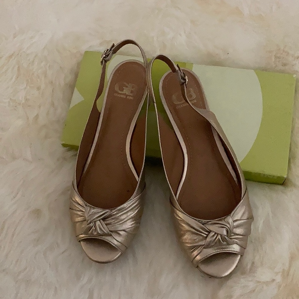 Gianni Bini leather gold sandals